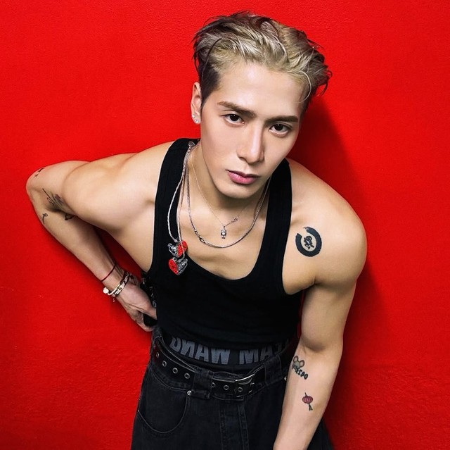 Nam ca sĩ J bị bạn thân "đâm sau lưng", suy sụp đến mức mắc bệnh trầm cảm: "Tôi không muốn sống thêm nữa"- Ảnh 3. Nam ca sĩ J bị bạn thân "đâm sau lưng", suy sụp đến mức mắc bệnh trầm cảm: "Tôi không muốn sống thêm nữa"- Ảnh 3.