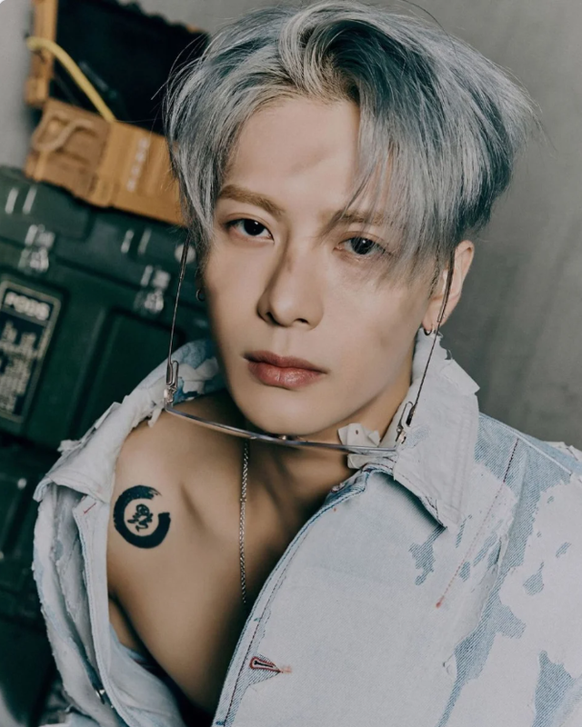 Nam ca sĩ J bị bạn thân "đâm sau lưng", suy sụp đến mức mắc bệnh trầm cảm: "Tôi không muốn sống thêm nữa"- Ảnh 1. Nam ca sĩ J bị bạn thân "đâm sau lưng", suy sụp đến mức mắc bệnh trầm cảm: "Tôi không muốn sống thêm nữa"- Ảnh 1.