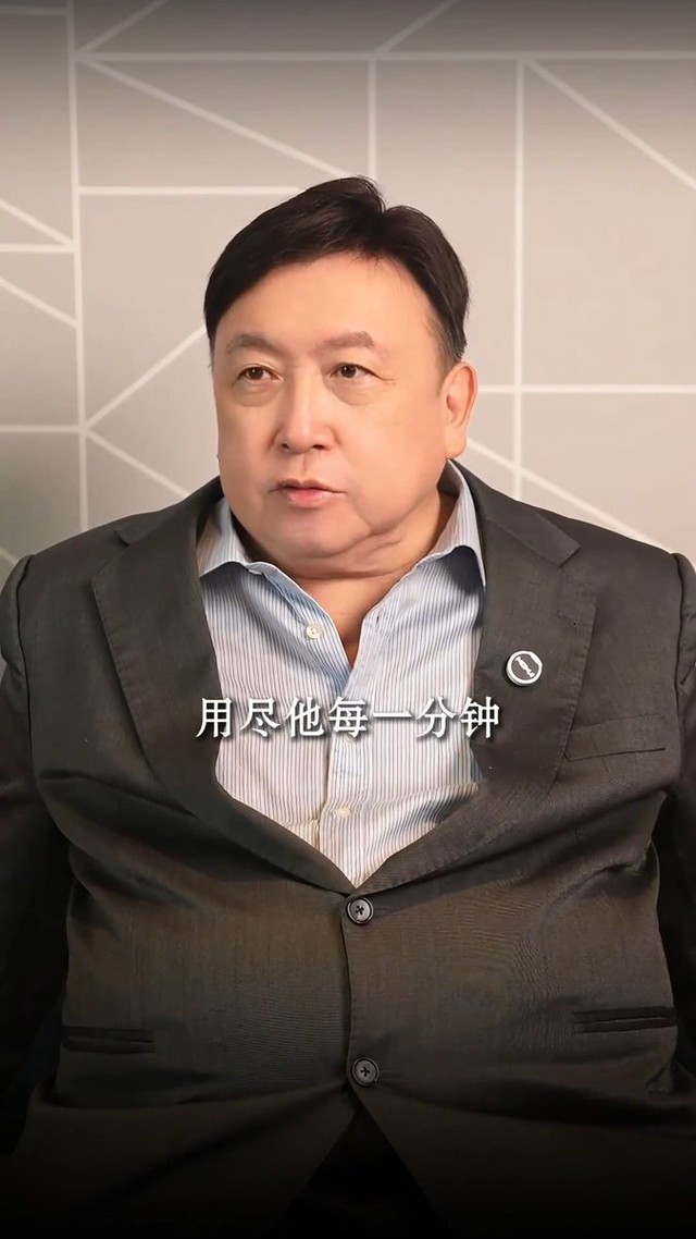 Có nam nghệ sĩ vừa nhận cúp đã bị nói "chơi chiêu", chính một tiền bối lên tiếng làm rõ ngọn ngành- Ảnh 1. Có nam nghệ sĩ vừa nhận cúp đã bị nói "chơi chiêu", chính một tiền bối lên tiếng làm rõ ngọn ngành- Ảnh 1.