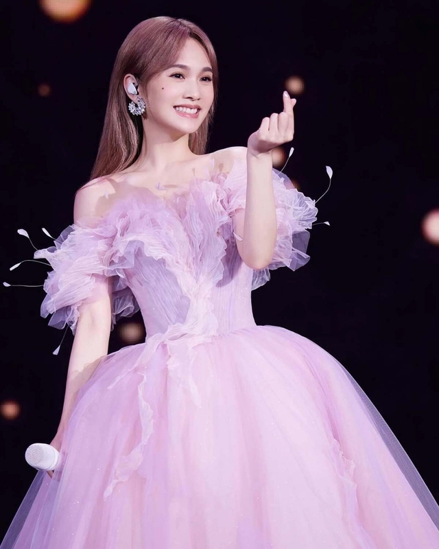 Căng: Nữ diễn viên số 1 showbiz quyết không dự hôn lễ bạn thân vì xem chú rể như kẻ thù- Ảnh 1. Căng: Nữ diễn viên số 1 showbiz quyết không dự hôn lễ bạn thân vì xem chú rể như kẻ thù- Ảnh 1.