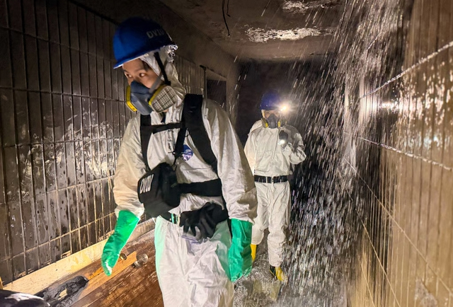 Bên trong những căn hộ đã cháy hết, chỉ còn lại thương đau ở Hong Kong (Trung Quốc)- Ảnh 3.