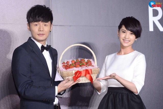 Căng: Nữ diễn viên số 1 showbiz quyết không dự hôn lễ bạn thân vì xem chú rể như kẻ thù- Ảnh 4. Căng: Nữ diễn viên số 1 showbiz quyết không dự hôn lễ bạn thân vì xem chú rể như kẻ thù- Ảnh 4.