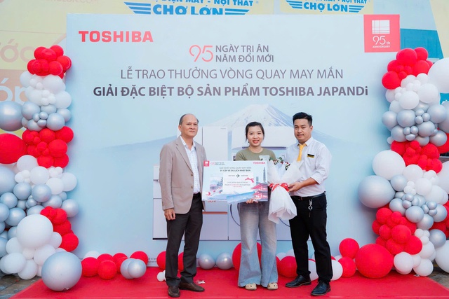 Mừng hành trình 95 năm tiên phong đổi mới, Toshiba trao giải đặc biệt đầu tiên, trị giá 185 triệu đồng cho khách hàng- Ảnh 2. Mừng hành trình 95 năm tiên phong đổi mới, Toshiba trao giải đặc biệt đầu tiên, trị giá 185 triệu đồng cho khách hàng- Ảnh 2.
