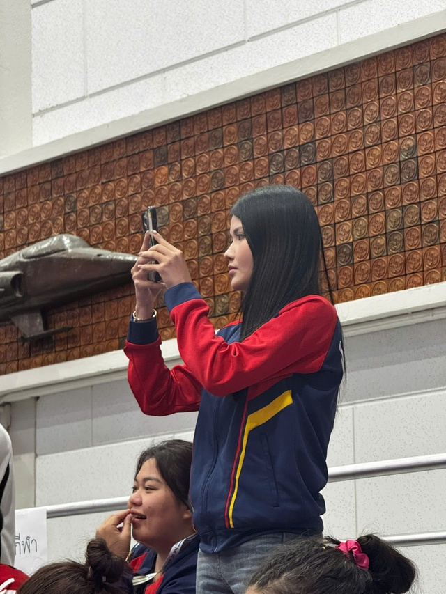 Võ sĩ Việt Nam giành HCĐ SEA Games chỉ trong 30 giây, được vợ hotgirl cổ vũ nhiệt tình trên khán đài- Ảnh 5. Võ sĩ Việt Nam giành HCĐ SEA Games chỉ trong 30 giây, được vợ hotgirl cổ vũ nhiệt tình trên khán đài- Ảnh 5.