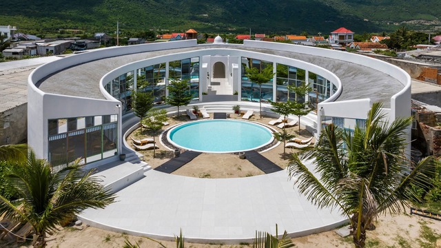 Mỹ nhân Việt lấy đại gia hơn 26 tuổi, được tặng biệt thự 4.000m²: Cuộc sống lãng mạn khiến tiểu thuyết ngôn tình chịu thua- Ảnh 3. Mỹ nhân Việt lấy đại gia hơn 26 tuổi, được tặng biệt thự 4.000m²: Cuộc sống lãng mạn khiến tiểu thuyết ngôn tình chịu thua- Ảnh 3.