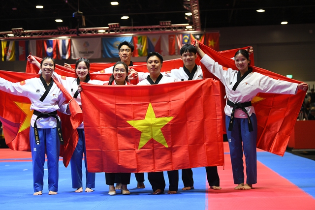 Ảnh: Taekwondo gặt HCV cho đoàn Việt Nam sau cả ngày dài, kết thúc bằng nước mắt hạnh phúc vô bờ- Ảnh 25. Ảnh: Taekwondo gặt HCV cho đoàn Việt Nam sau cả ngày dài, kết thúc bằng nước mắt hạnh phúc vô bờ- Ảnh 25.