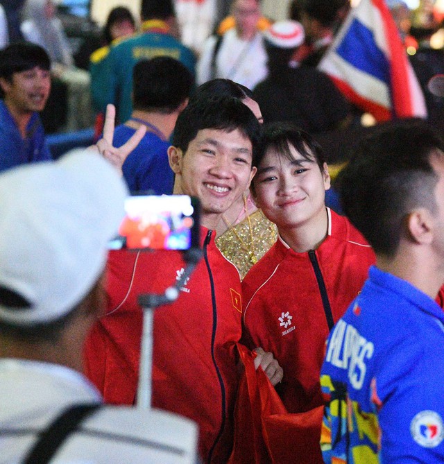 Chạnh lòng khoảnh khắc gái xinh Taekwondo Việt Nam lặng lẽ lau nước mắt, mãi tiếc nuối vì để mất HCV SEA Games 33- Ảnh 10. Chạnh lòng khoảnh khắc gái xinh Taekwondo Việt Nam lặng lẽ lau nước mắt, mãi tiếc nuối vì để mất HCV SEA Games 33- Ảnh 10.