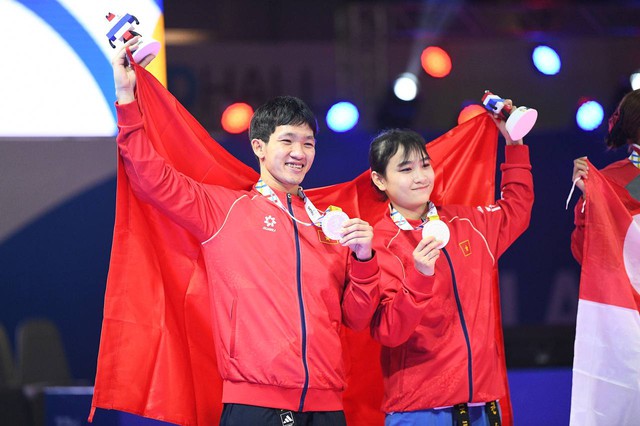 Chạnh lòng khoảnh khắc gái xinh Taekwondo Việt Nam lặng lẽ lau nước mắt, mãi tiếc nuối vì để mất HCV SEA Games 33- Ảnh 9. Chạnh lòng khoảnh khắc gái xinh Taekwondo Việt Nam lặng lẽ lau nước mắt, mãi tiếc nuối vì để mất HCV SEA Games 33- Ảnh 9.