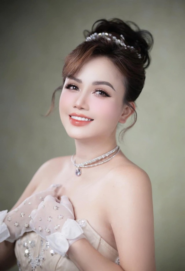 Diễn viên Hoàng Yến rục rịch kết hôn lần thứ 5?- Ảnh 2. Diễn viên Hoàng Yến rục rịch kết hôn lần thứ 5?- Ảnh 2.