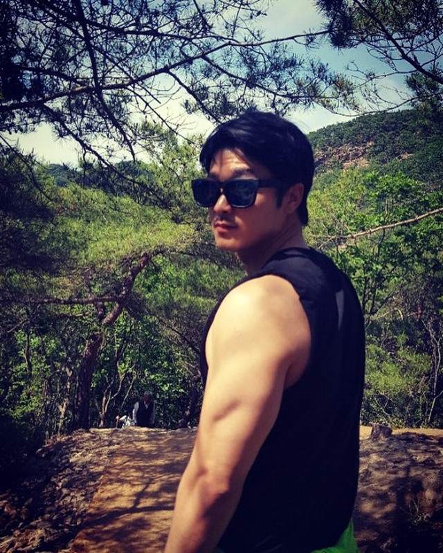 HLV thể lực ĐT Việt Nam tung ảnh cưới xịn xò, cô dâu xinh như idol Hàn, Duy Mạnh, Hoàng Đức thả tim chúc mừng- Ảnh 6. HLV thể lực ĐT Việt Nam tung ảnh cưới xịn xò, cô dâu xinh như idol Hàn, Duy Mạnh, Hoàng Đức thả tim chúc mừng- Ảnh 6.