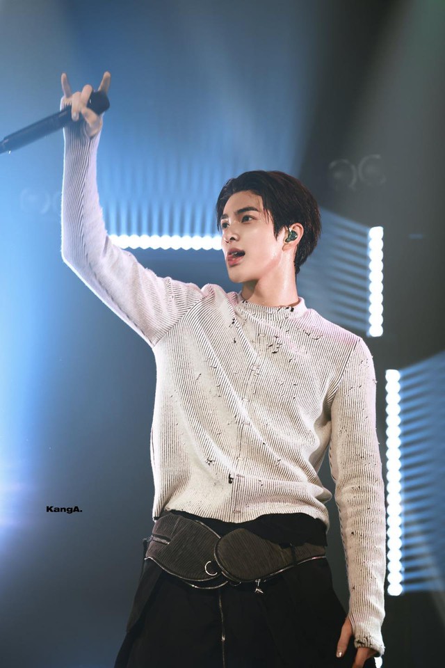 Mỹ nam 16 tuổi đẹp nhất hiện tại chế nhạo nhóm nữ đại mỹ nhân, dân mạng nổi điên- Ảnh 7. Mỹ nam 16 tuổi đẹp nhất hiện tại chế nhạo nhóm nữ đại mỹ nhân, dân mạng nổi điên- Ảnh 7.