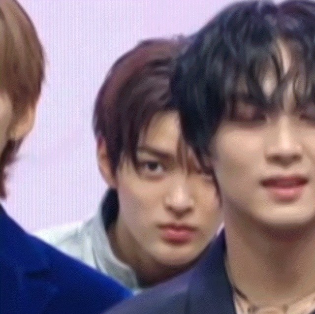 Mỹ nam 16 tuổi đẹp nhất hiện tại chế nhạo nhóm nữ đại mỹ nhân, dân mạng nổi điên- Ảnh 3. Mỹ nam 16 tuổi đẹp nhất hiện tại chế nhạo nhóm nữ đại mỹ nhân, dân mạng nổi điên- Ảnh 3.