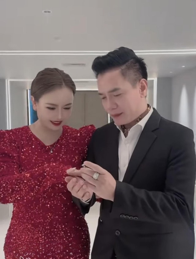 Diễn viên Hoàng Yến rục rịch kết hôn lần thứ 5?- Ảnh 1. Diễn viên Hoàng Yến rục rịch kết hôn lần thứ 5?- Ảnh 1.