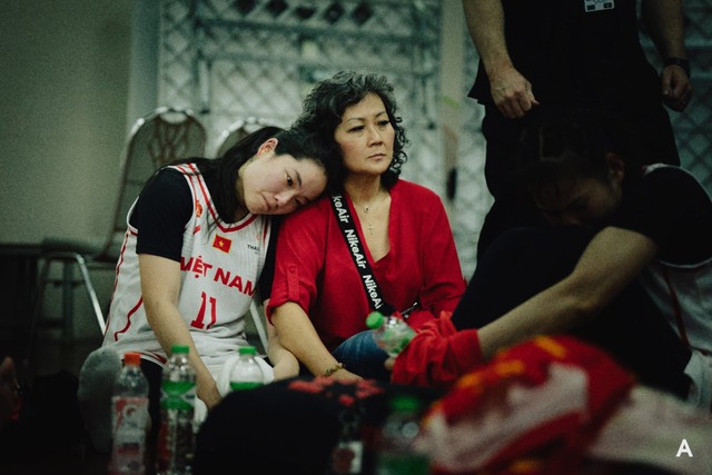 Chị em song sinh Thảo Vy, Thảo My như "chết lặng", giọt nước mắt nghẹn ngào ngày lỡ hẹn huy chương SEA Games- Ảnh 9. Chị em song sinh Thảo Vy, Thảo My như "chết lặng", giọt nước mắt nghẹn ngào ngày lỡ hẹn huy chương SEA Games- Ảnh 9.