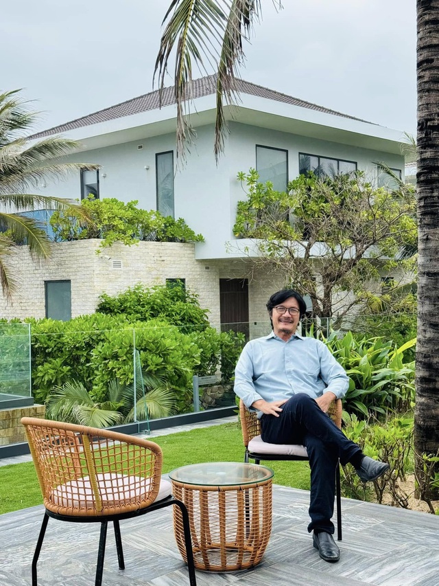 Nam NSƯT nổi tiếng cả nước, cưới học trò kém 22 tuổi, U70 lo “cơm áo gạo tiền” để con gái học trường song ngữ- Ảnh 6. Nam NSƯT nổi tiếng cả nước, cưới học trò kém 22 tuổi, U70 lo “cơm áo gạo tiền” để con gái học trường song ngữ- Ảnh 6.