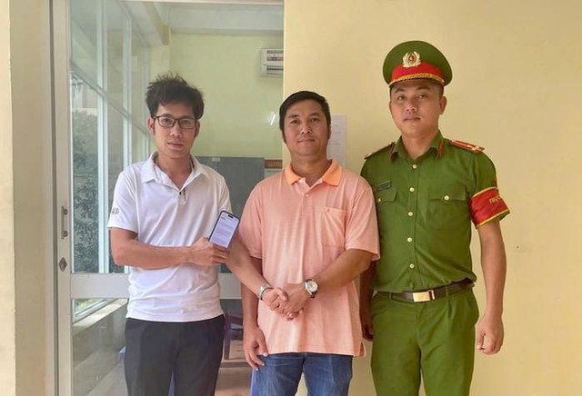 Tài khoản bất ngờ nhận 330 triệu "từ trên trời rơi xuống", người đàn ông lập tức báo công an- Ảnh 1. Tài khoản bất ngờ nhận 330 triệu "từ trên trời rơi xuống", người đàn ông lập tức báo công an- Ảnh 1.