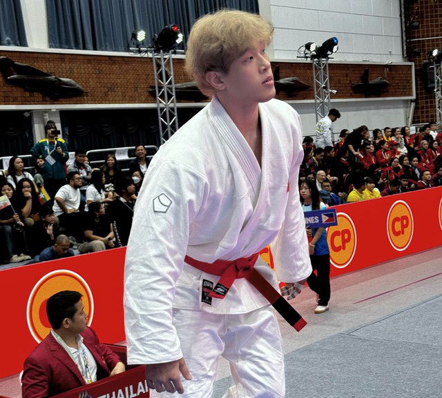 Cận cảnh visual cực phẩm của võ sĩ Việt Nam tại SEA Games, chiều cao 1m83 lý tưởng, nhìn body mới choáng- Ảnh 1. Cận cảnh visual cực phẩm của võ sĩ Việt Nam tại SEA Games, chiều cao 1m83 lý tưởng, nhìn body mới choáng- Ảnh 1.