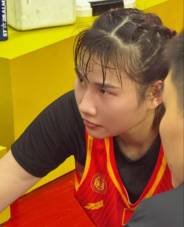 Chị em song sinh Thảo Vy, Thảo My như "chết lặng", giọt nước mắt nghẹn ngào ngày lỡ hẹn huy chương SEA Games- Ảnh 6. Chị em song sinh Thảo Vy, Thảo My như "chết lặng", giọt nước mắt nghẹn ngào ngày lỡ hẹn huy chương SEA Games- Ảnh 6.