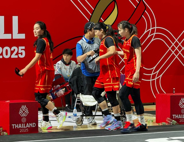 Chị em song sinh Thảo Vy, Thảo My như "chết lặng", giọt nước mắt nghẹn ngào ngày lỡ hẹn huy chương SEA Games- Ảnh 7. Chị em song sinh Thảo Vy, Thảo My như "chết lặng", giọt nước mắt nghẹn ngào ngày lỡ hẹn huy chương SEA Games- Ảnh 7.