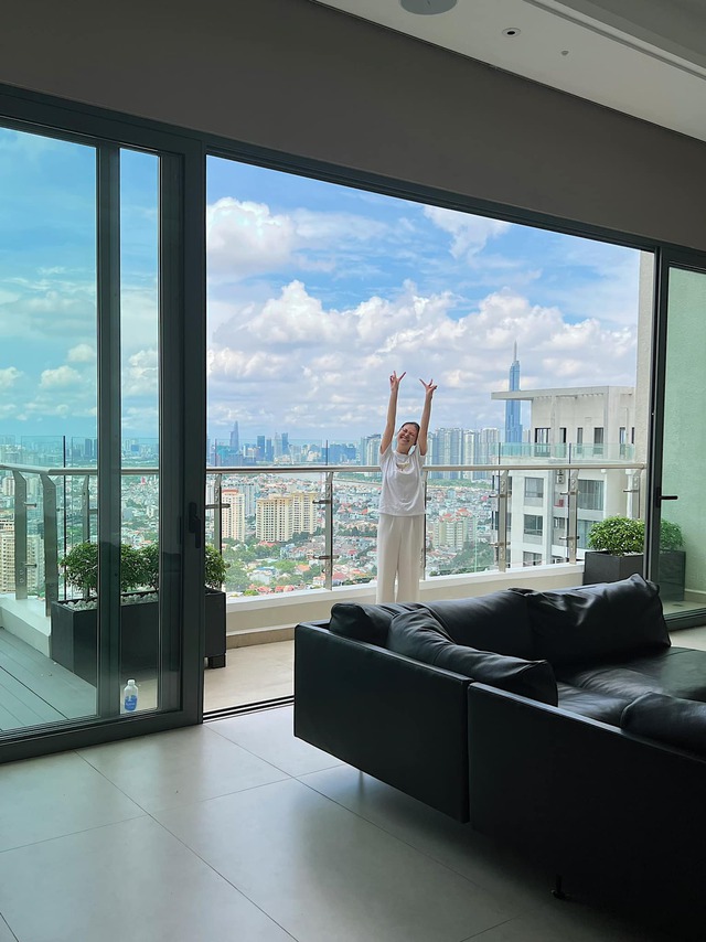 Mỹ nhân Việt có "style ăn cưới" đẹp rung chuyển thị giác, sống đời nữ hoàng trong penthouse triệu đô- Ảnh 7. Mỹ nhân Việt có "style ăn cưới" đẹp rung chuyển thị giác, sống đời nữ hoàng trong penthouse triệu đô- Ảnh 7.