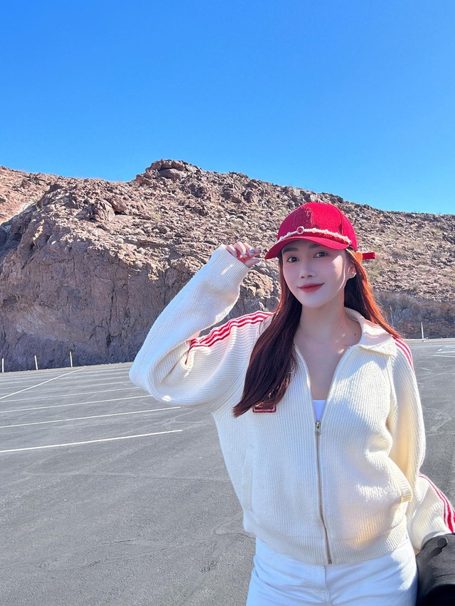 Mỹ nhân là mẹ bỉm 2 con bất ngờ hôn Vũ Khắc Tiệp- Ảnh 6. Mỹ nhân là mẹ bỉm 2 con bất ngờ hôn Vũ Khắc Tiệp- Ảnh 6.