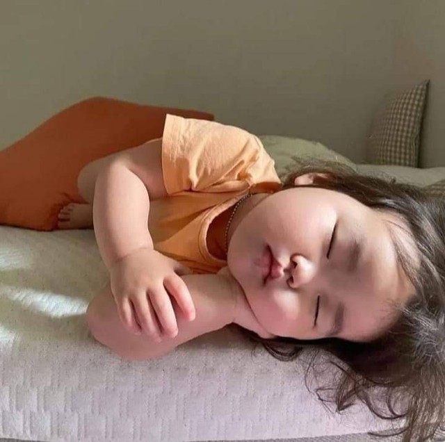 Quan sát con ngủ, mẹ có thể biết được tình trạng sức khỏe của bé yêu- Ảnh 1. Quan sát con ngủ, mẹ có thể biết được tình trạng sức khỏe của bé yêu- Ảnh 1.