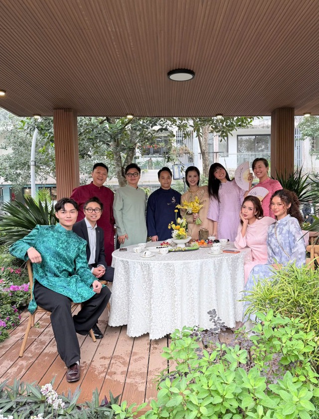 "Mỹ nhân 10 năm chăn trâu" lấy chồng giàu gia thế khủng, bước vào cửa hào môn ở biệt thự hoành tráng- Ảnh 6. "Mỹ nhân 10 năm chăn trâu" lấy chồng giàu gia thế khủng, bước vào cửa hào môn ở biệt thự hoành tráng- Ảnh 6.