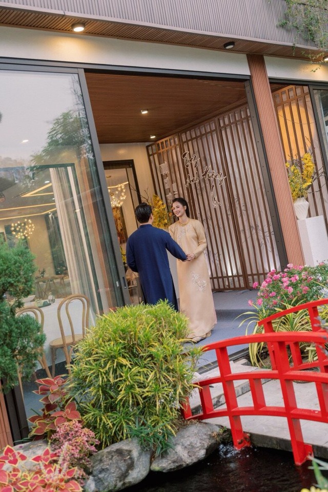 "Mỹ nhân 10 năm chăn trâu" lấy chồng giàu gia thế khủng, bước vào cửa hào môn ở biệt thự hoành tráng- Ảnh 8. "Mỹ nhân 10 năm chăn trâu" lấy chồng giàu gia thế khủng, bước vào cửa hào môn ở biệt thự hoành tráng- Ảnh 8.