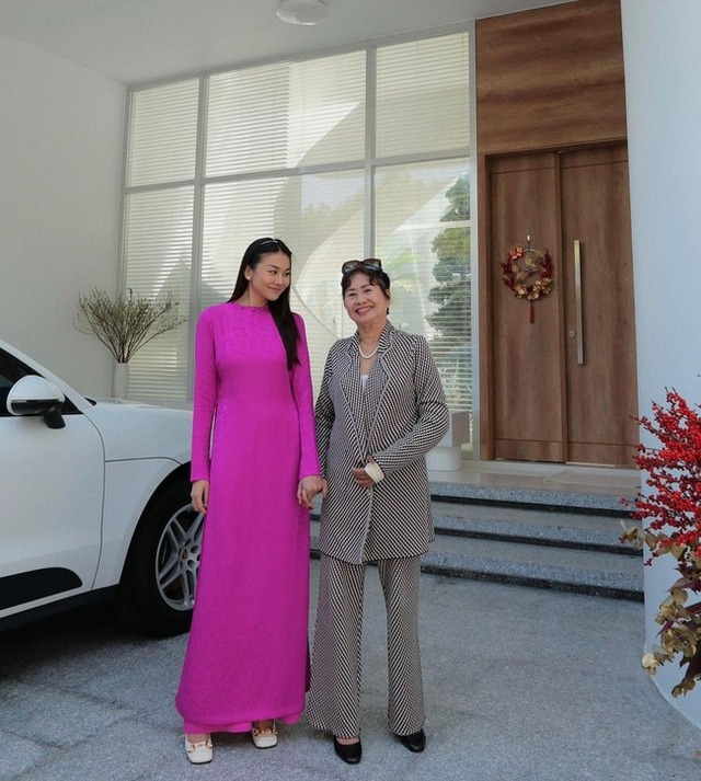 Mỹ nhân Vbiz 40 tuổi mới lấy chồng, không phải làm dâu, sống như bà hoàng trong bạch dinh 1000m²- Ảnh 4. Mỹ nhân Vbiz 40 tuổi mới lấy chồng, không phải làm dâu, sống như bà hoàng trong bạch dinh 1000m²- Ảnh 4.