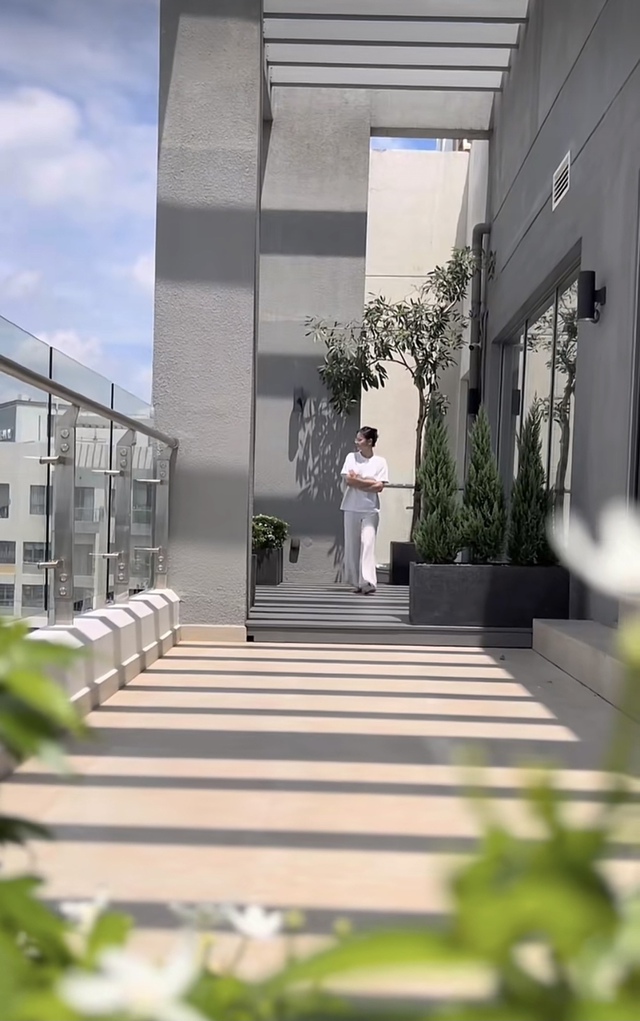 Mỹ nhân Việt có "style ăn cưới" đẹp rung chuyển thị giác, sống đời nữ hoàng trong penthouse triệu đô- Ảnh 12. Mỹ nhân Việt có "style ăn cưới" đẹp rung chuyển thị giác, sống đời nữ hoàng trong penthouse triệu đô- Ảnh 12.