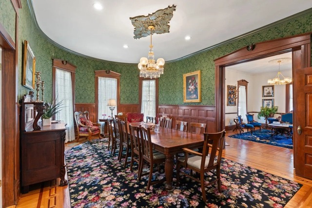 "Hoa hậu giàu nhất Việt Nam" lấy chồng giáo sư tiến sĩ, không đăng ký kết hôn, bất động sản trải dài 3 châu lục- Ảnh 10. "Hoa hậu giàu nhất Việt Nam" lấy chồng giáo sư tiến sĩ, không đăng ký kết hôn, bất động sản trải dài 3 châu lục- Ảnh 10.