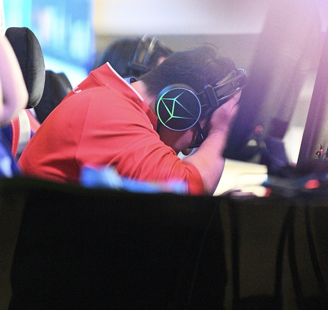 Tuyển thủ Việt Nam gục đầu bật khóc vì vụt mất HCV Audition, "trốn" ra ngoài khóc, 1 tiếng sau lại vô địch mới đỉnh!- Ảnh 2. Tuyển thủ Việt Nam gục đầu bật khóc vì vụt mất HCV Audition, "trốn" ra ngoài khóc, 1 tiếng sau lại vô địch mới đỉnh!- Ảnh 2.