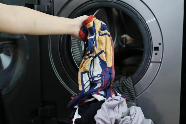 Trên máy giặt có số 8kg, 10kg là khối lượng quần áo khô hay ướt? Hóa ra lâu nay nhiều người đã hiểu sai- Ảnh 2. Trên máy giặt có số 8kg, 10kg là khối lượng quần áo khô hay ướt? Hóa ra lâu nay nhiều người đã hiểu sai- Ảnh 2.