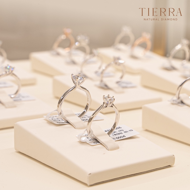 3 lưu ý để lựa chọn cặp nhẫn cưới online ưng ý- Ảnh 2. 3 lưu ý để lựa chọn cặp nhẫn cưới online ưng ý- Ảnh 2.