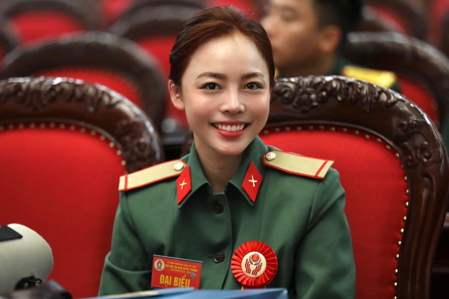 Thượng úy 21 tuổi vừa phá kỷ lục SEA Games 33: Quá khứ "thợ lặn" chuyển sang xạ thủ, môn gì cũng giỏi- Ảnh 7. Thượng úy 21 tuổi vừa phá kỷ lục SEA Games 33: Quá khứ "thợ lặn" chuyển sang xạ thủ, môn gì cũng giỏi- Ảnh 7.