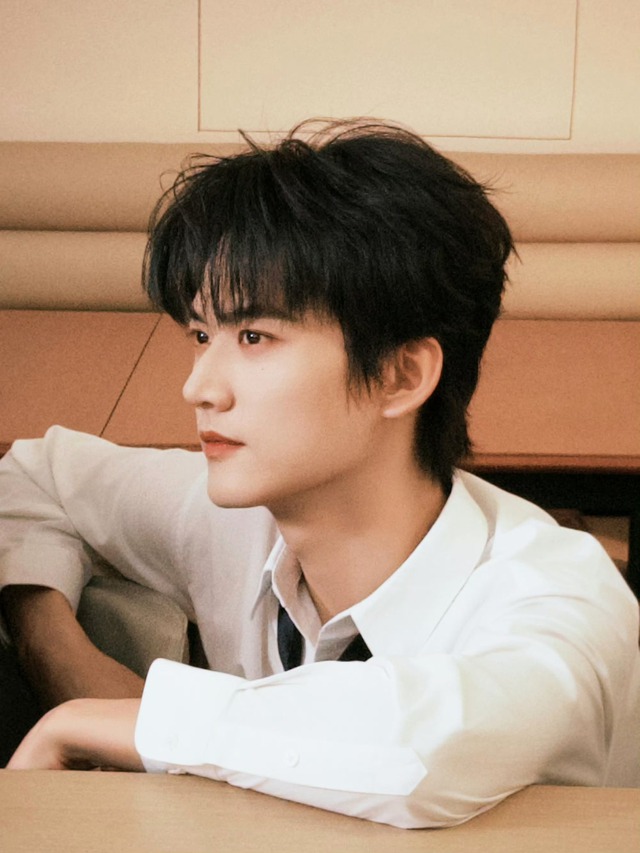 Tình trẻ của Trần Nghiên Hy bị cấm đi dự sự kiện - Ảnh 3. Tình trẻ của Trần Nghiên Hy bị cấm đi dự sự kiện - Ảnh 3.