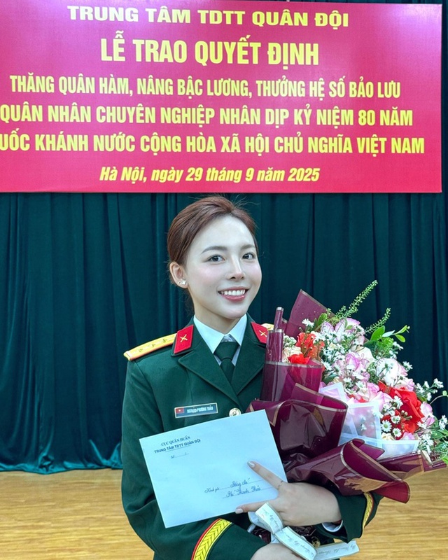 Thượng úy 21 tuổi vừa phá kỷ lục SEA Games 33: Quá khứ "thợ lặn" chuyển sang xạ thủ, môn gì cũng giỏi- Ảnh 8. Thượng úy 21 tuổi vừa phá kỷ lục SEA Games 33: Quá khứ "thợ lặn" chuyển sang xạ thủ, môn gì cũng giỏi- Ảnh 8.