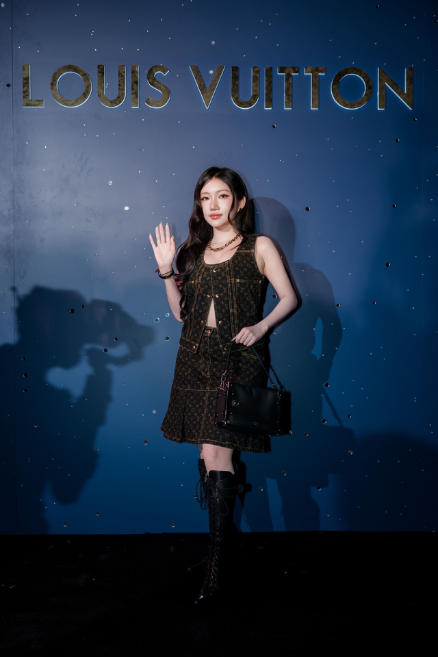 Đại tiệc cuối năm của Louis Vuitton chiếm trọn quan tâm: Dàn sao Vbiz hội tụ trong siêu sự kiện bùng nổ dịp cuối năm- Ảnh 11. Đại tiệc cuối năm của Louis Vuitton chiếm trọn quan tâm: Dàn sao Vbiz hội tụ trong siêu sự kiện bùng nổ dịp cuối năm- Ảnh 11.