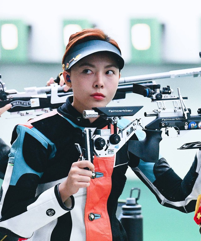 Ngẩn ngơ visual nữ xạ thủ Phí Thanh Thảo, xinh không góc chết, ngầu đét phá kỷ lục SEA Games- Ảnh 2. Ngẩn ngơ visual nữ xạ thủ Phí Thanh Thảo, xinh không góc chết, ngầu đét phá kỷ lục SEA Games- Ảnh 2.