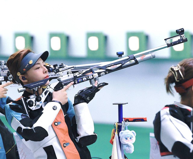 Ngẩn ngơ visual nữ xạ thủ Phí Thanh Thảo, xinh không góc chết, ngầu đét phá kỷ lục SEA Games- Ảnh 8. Ngẩn ngơ visual nữ xạ thủ Phí Thanh Thảo, xinh không góc chết, ngầu đét phá kỷ lục SEA Games- Ảnh 8.