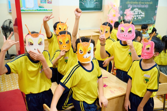 Học sinh lớp 5 TP.HCM hóa thân thành Dế Mèn: Gen Alpha sáng tạo cỡ này!- Ảnh 6. Học sinh lớp 5 TP.HCM hóa thân thành Dế Mèn: Gen Alpha sáng tạo cỡ này!- Ảnh 6.