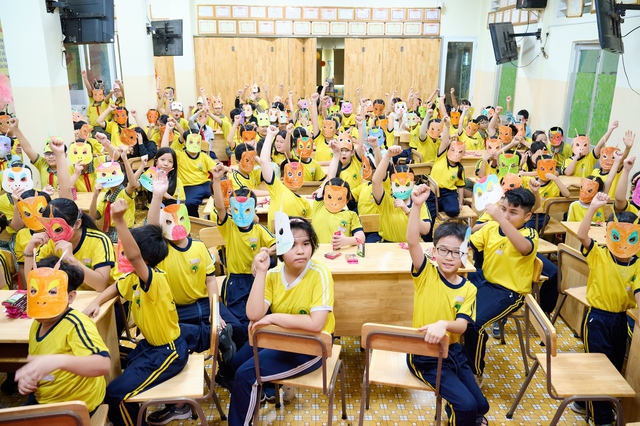 Học sinh lớp 5 TP.HCM hóa thân thành Dế Mèn: Gen Alpha sáng tạo cỡ này!- Ảnh 7. Học sinh lớp 5 TP.HCM hóa thân thành Dế Mèn: Gen Alpha sáng tạo cỡ này!- Ảnh 7.