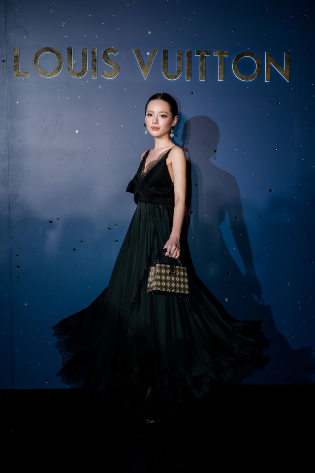 Đại tiệc cuối năm của Louis Vuitton chiếm trọn quan tâm: Dàn sao Vbiz hội tụ trong siêu sự kiện bùng nổ dịp cuối năm- Ảnh 13. Đại tiệc cuối năm của Louis Vuitton chiếm trọn quan tâm: Dàn sao Vbiz hội tụ trong siêu sự kiện bùng nổ dịp cuối năm- Ảnh 13.