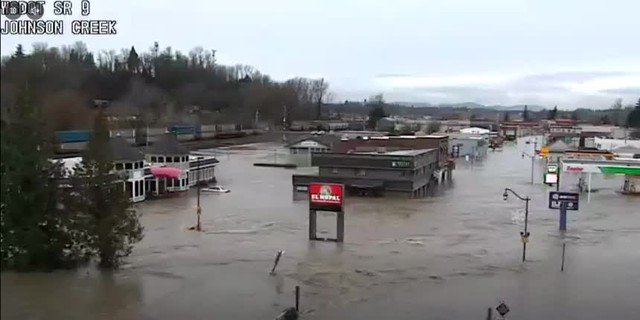 Tình cảnh kinh hoàng chưa từng có ở Washington (Mỹ) hiện tại- Ảnh 2. Tình cảnh kinh hoàng chưa từng có ở Washington (Mỹ) hiện tại- Ảnh 2.