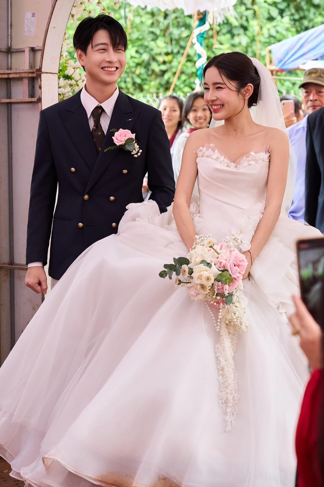 Nam TikToker mới cưới tiết lộ "tật lạ" khi ngủ, trưa hay tối đều muốn vợ làm điều này- Ảnh 4. Nam TikToker mới cưới tiết lộ "tật lạ" khi ngủ, trưa hay tối đều muốn vợ làm điều này- Ảnh 4.