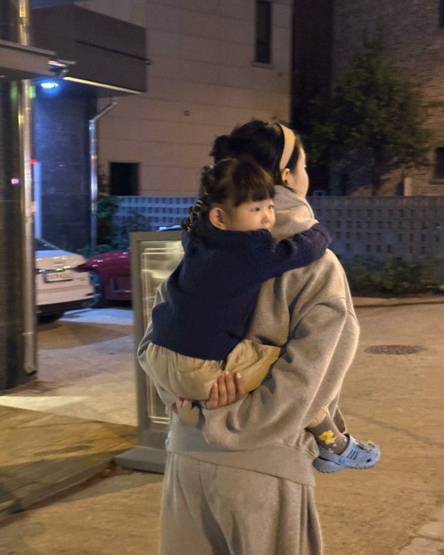 Với trẻ nhỏ, điều chúng mong muốn nhất là sự chú ý của người lớn, kể cả đó là CHÚ Ý TIÊU CỰC- Ảnh 2. Với trẻ nhỏ, điều chúng mong muốn nhất là sự chú ý của người lớn, kể cả đó là CHÚ Ý TIÊU CỰC- Ảnh 2.