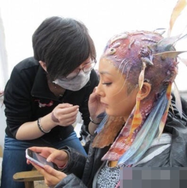 Một sao nữ được bạn trai thiếu gia đập tiền 3.400 tỷ nâng đỡ, đến Dương Mịch cũng bị bắt phải "làm nền"- Ảnh 4. Một sao nữ được bạn trai thiếu gia đập tiền 3.400 tỷ nâng đỡ, đến Dương Mịch cũng bị bắt phải "làm nền"- Ảnh 4.