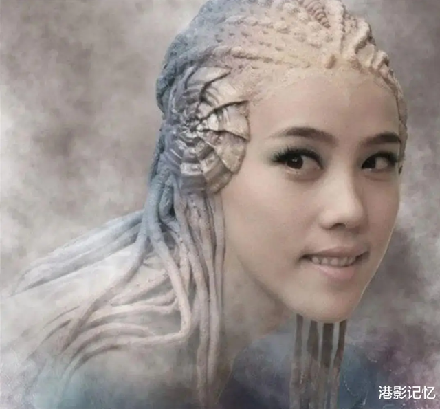 Một sao nữ được bạn trai thiếu gia đập tiền 3.400 tỷ nâng đỡ, đến Dương Mịch cũng bị bắt phải "làm nền"- Ảnh 2. Một sao nữ được bạn trai thiếu gia đập tiền 3.400 tỷ nâng đỡ, đến Dương Mịch cũng bị bắt phải "làm nền"- Ảnh 2.