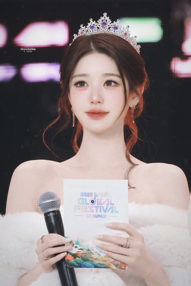 Jang Won Young chỉ nháy mắt cũng khiến triệu người muốn theo đuổi - Ảnh 2. Jang Won Young chỉ nháy mắt cũng khiến triệu người muốn theo đuổi - Ảnh 2.