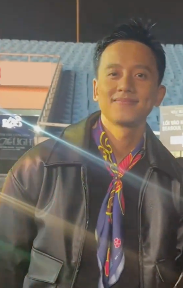 Mai Tài Phến làm 1 hành động chứng minh tình cảm với Mỹ Tâm trước 40 nghìn người- Ảnh 4. Mai Tài Phến làm 1 hành động chứng minh tình cảm với Mỹ Tâm trước 40 nghìn người- Ảnh 4.